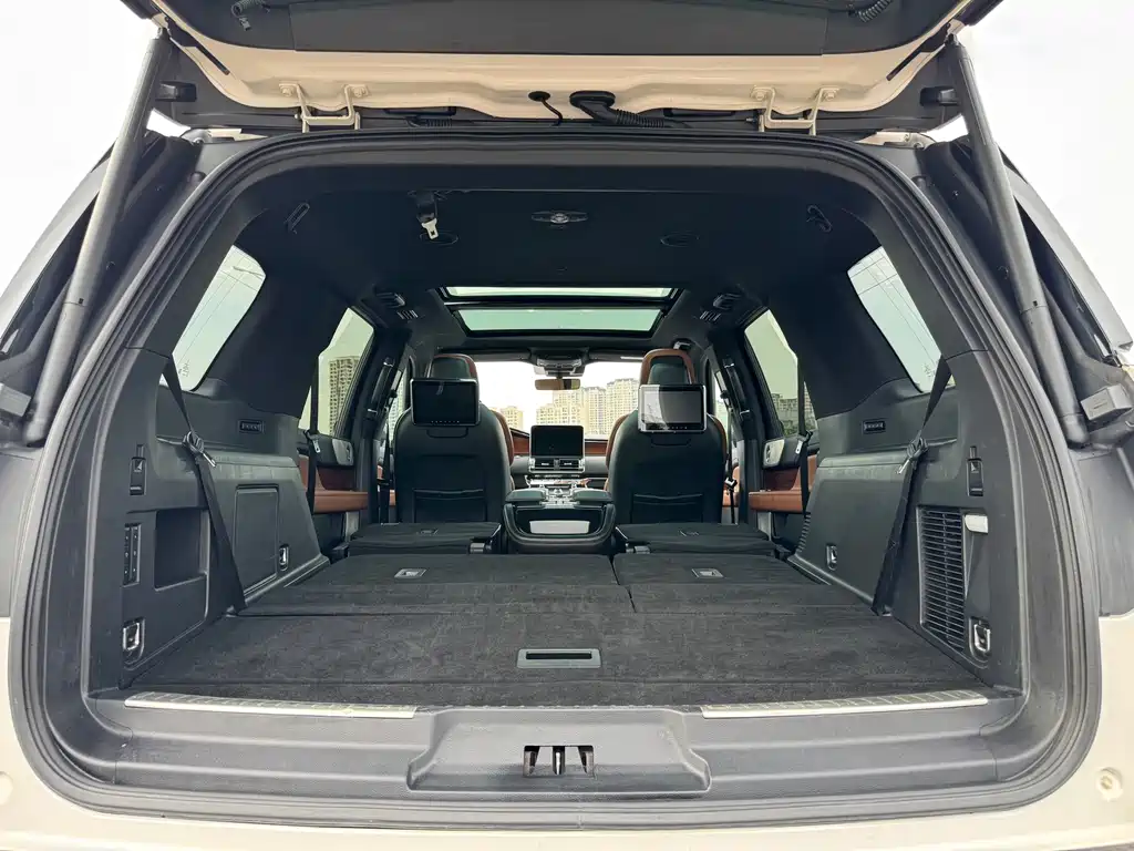 Lincoln Navigator — миниатюра 12
