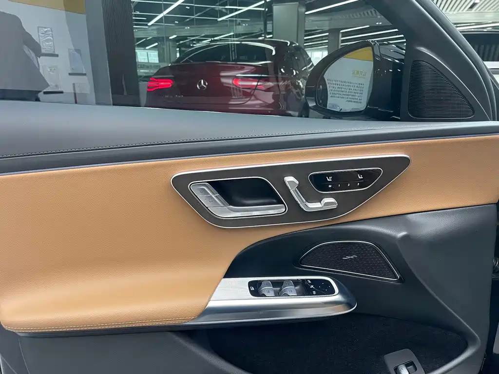 Mercedes-Benz E-Class — миниатюра 22