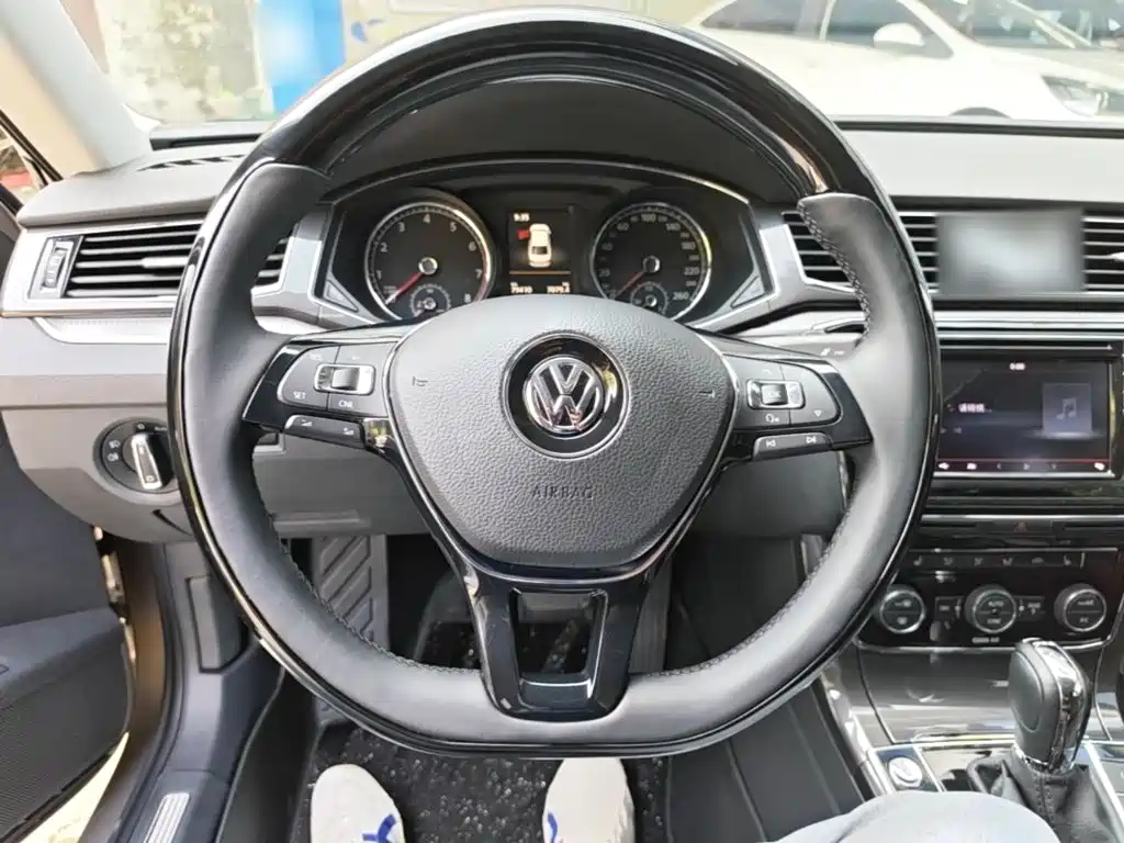 Volkswagen Passat — миниатюра 7