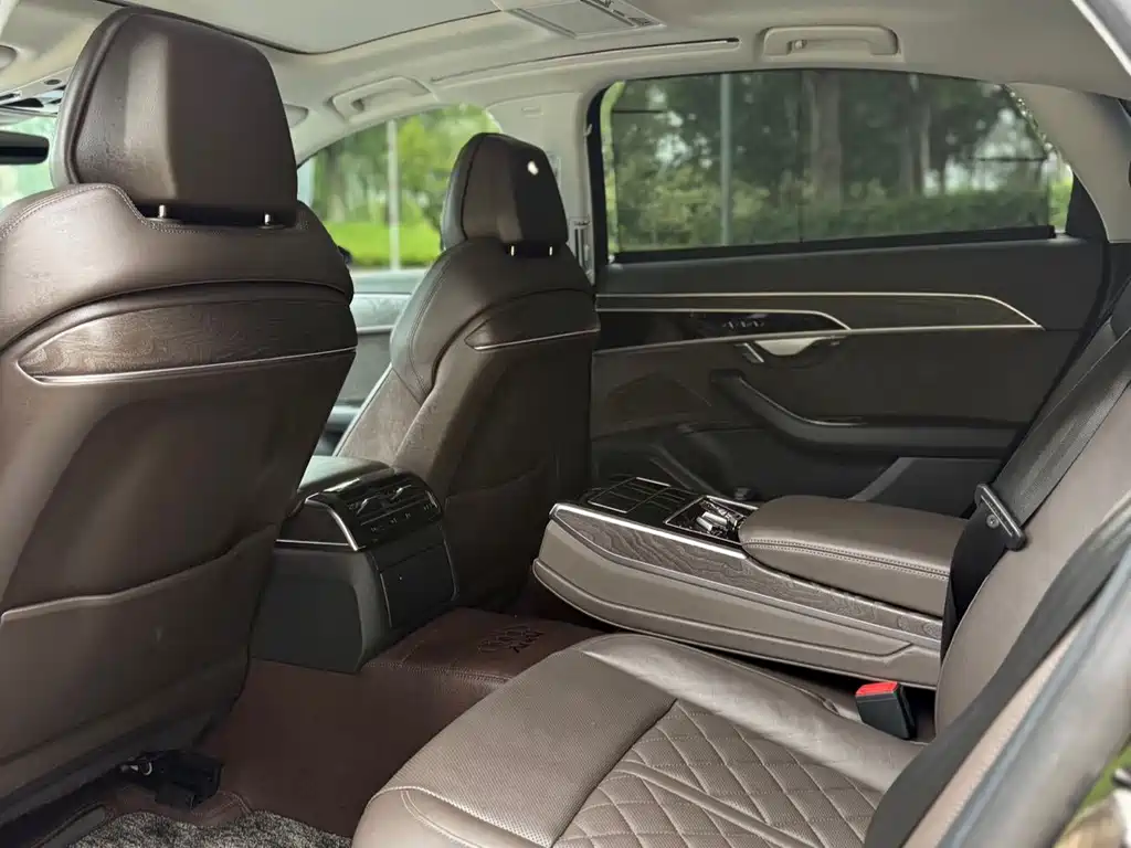 Audi A8 — миниатюра 5