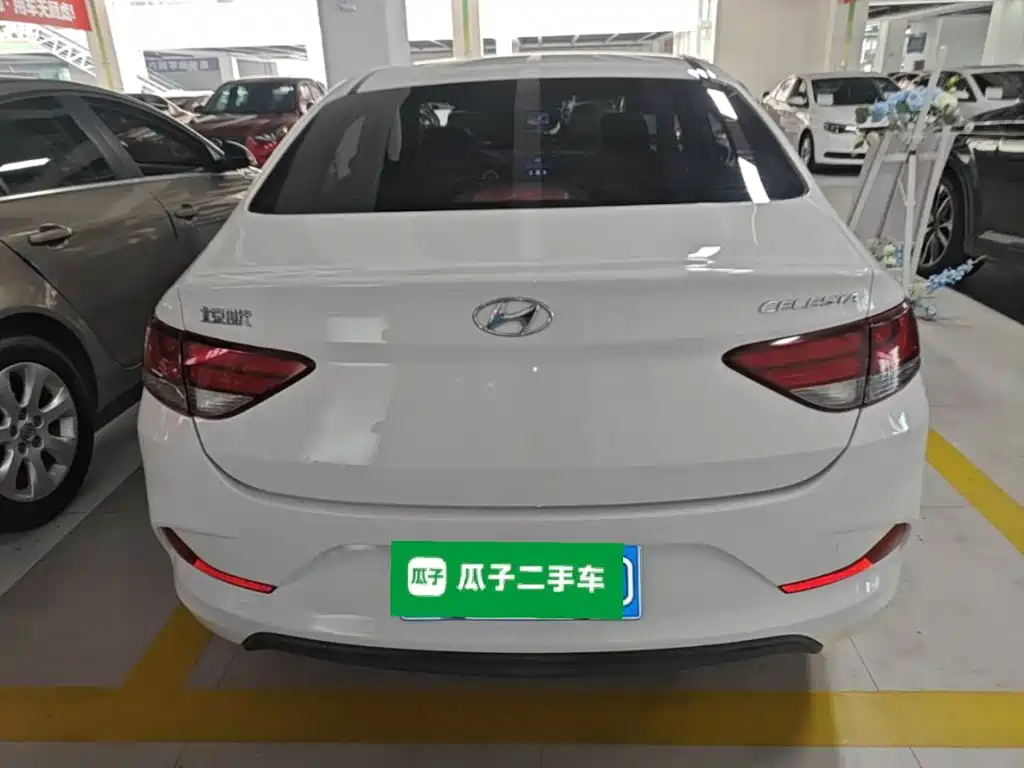 Hyundai Elantra — миниатюра 6