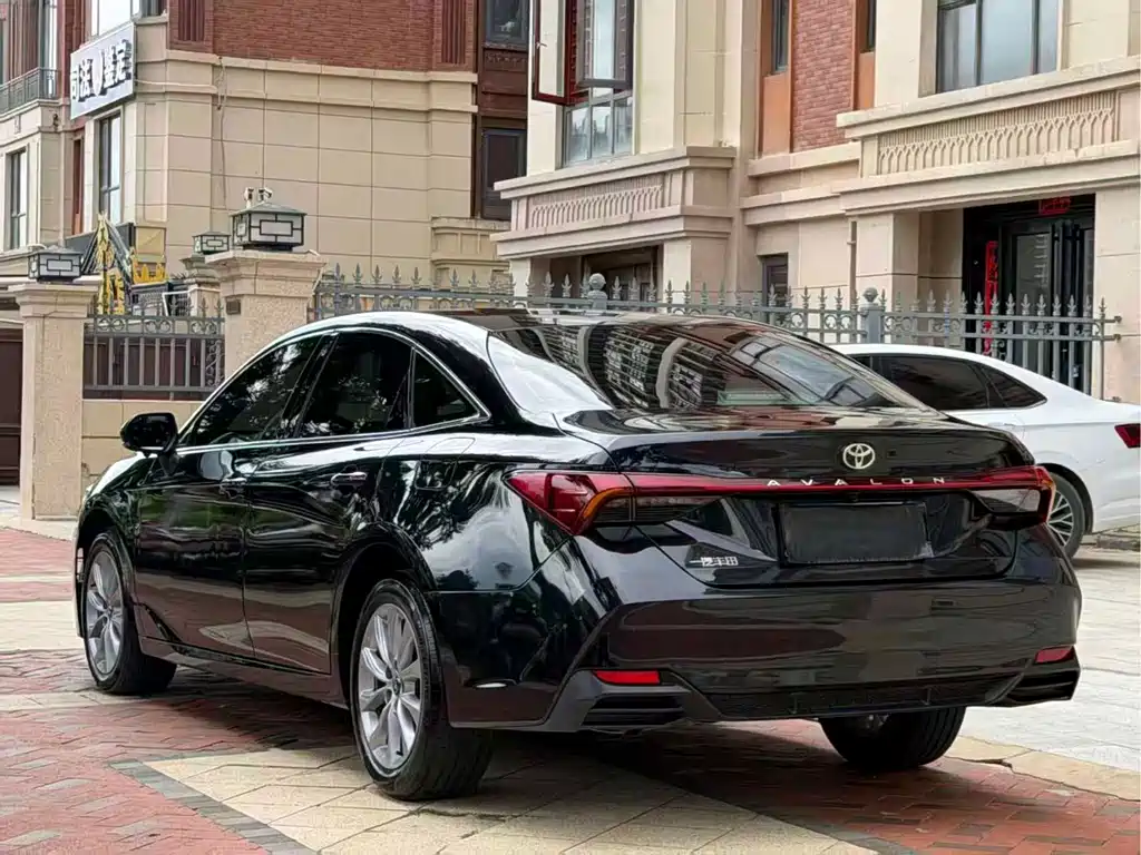 Toyota Avalon — миниатюра 9