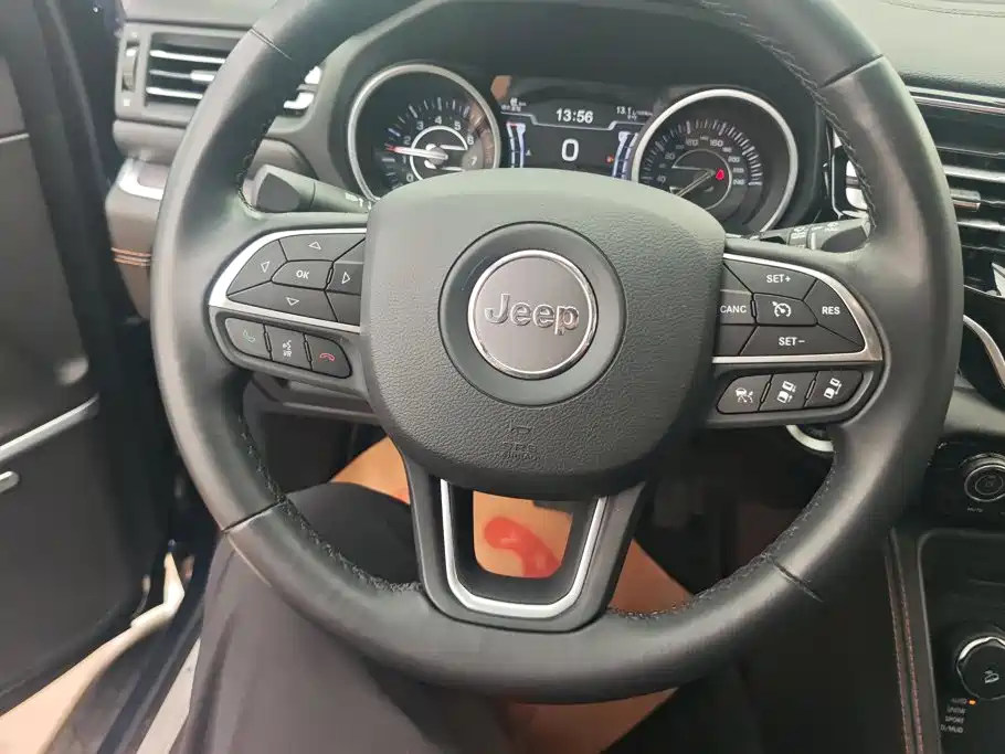 Jeep Grand Commander — миниатюра 15