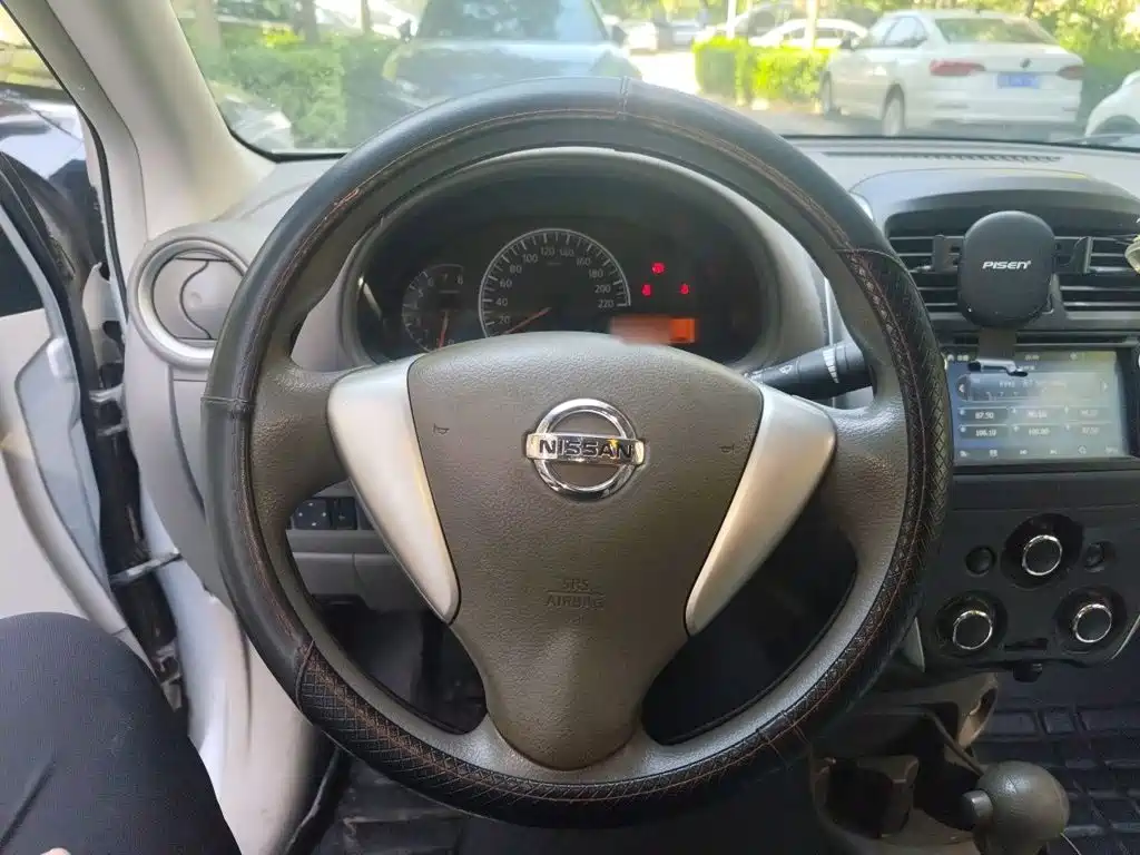 Nissan Sunny — миниатюра 6