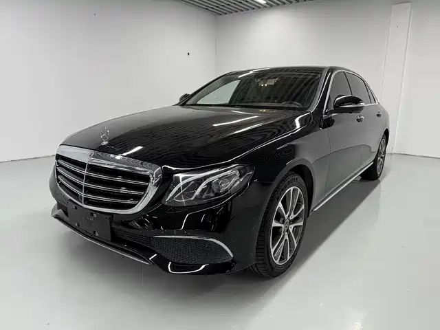 Mercedes-Benz E-Class 2018 E 300 L Luxury — фото 1