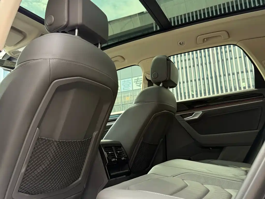 Volkswagen Touareg 2022 3.0TSI Sport