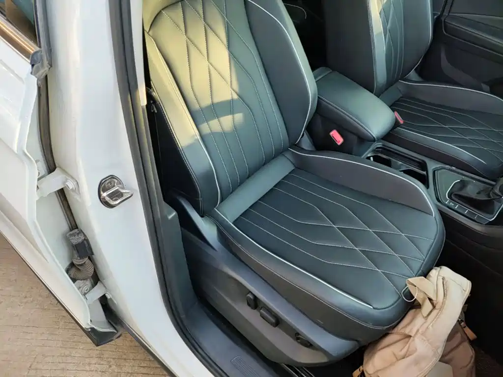 Volkswagen Tiguan L — миниатюра 25
