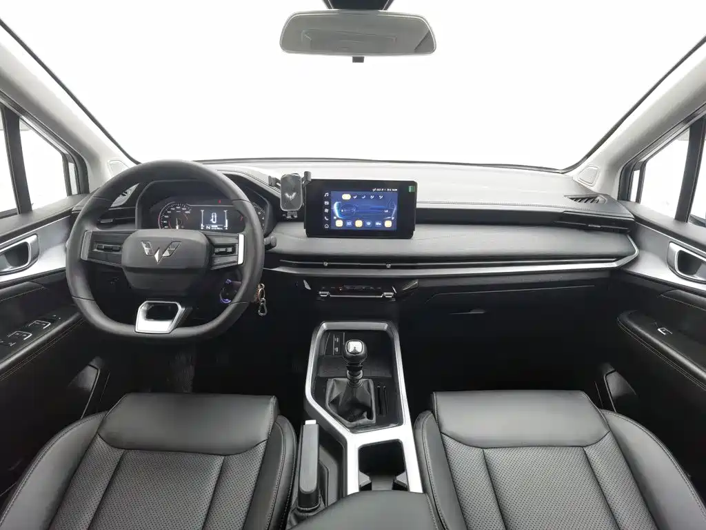 Wuling Jiachen — миниатюра 5