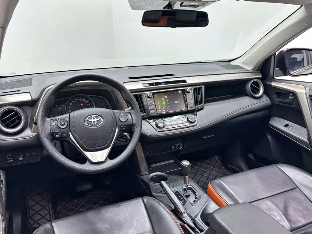 Toyota RAV4 — миниатюра 10