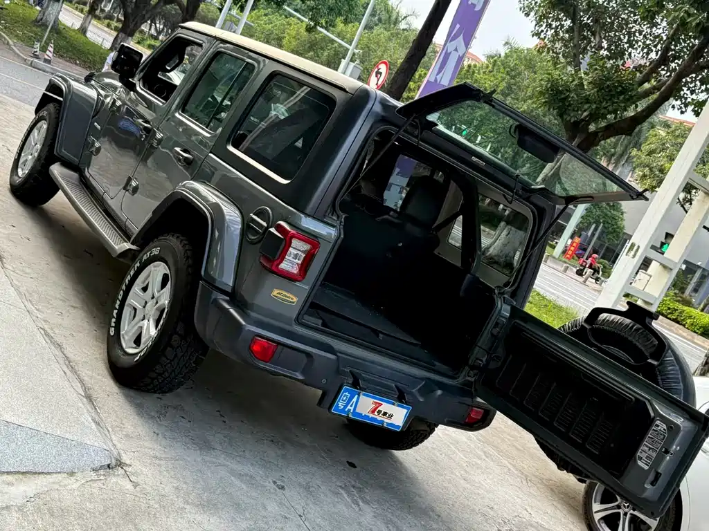 Jeep Wrangler — миниатюра 10