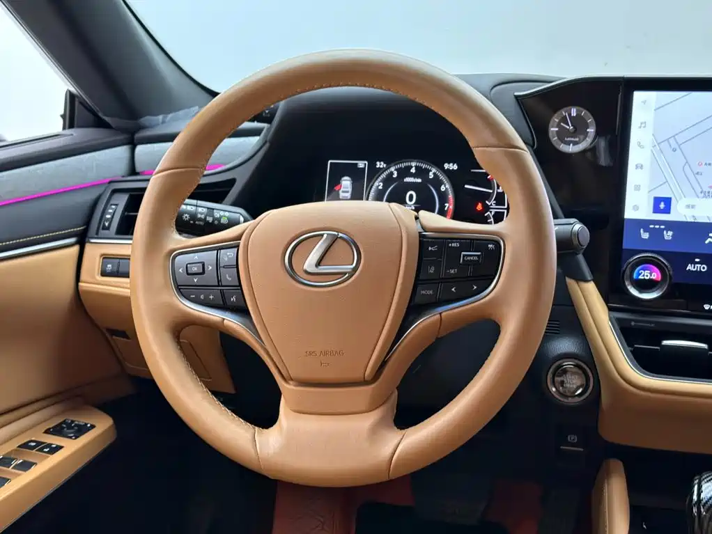 Lexus ES — миниатюра 12
