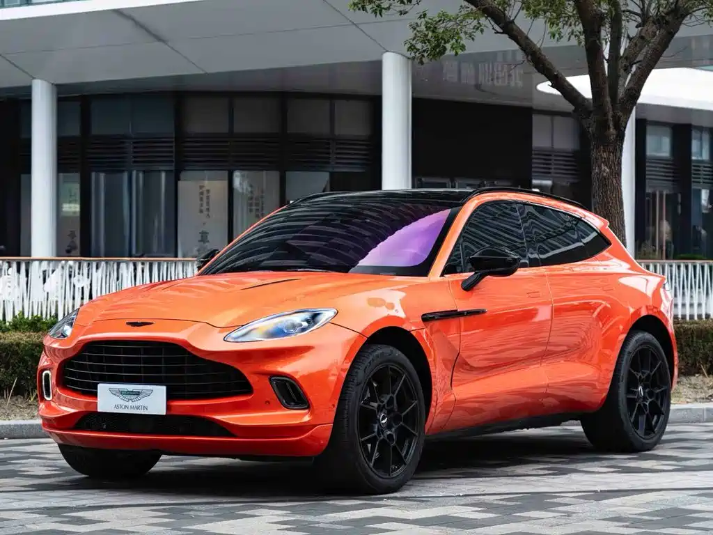 Купить Aston Martin DBX