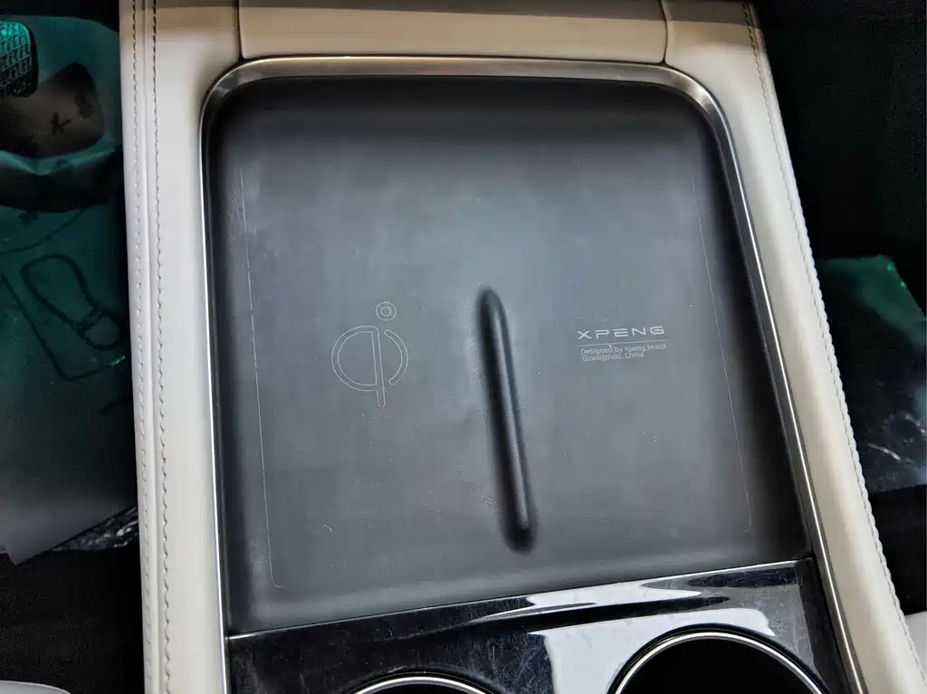 XPeng P7 — миниатюра 9
