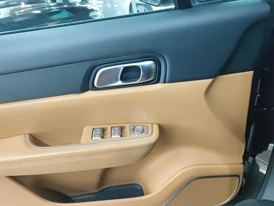 Li Auto Li ONE — миниатюра 7