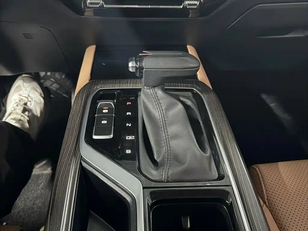 Wuling Jiachen — миниатюра 9