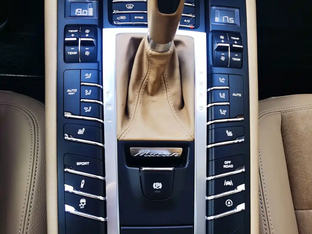 Porsche Macan — миниатюра 8