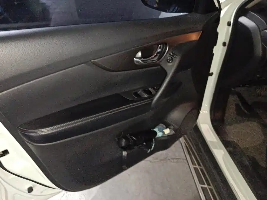 Nissan X-Trail — миниатюра 7
