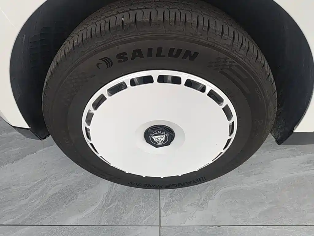 Jaguar F-PACE — миниатюра 23