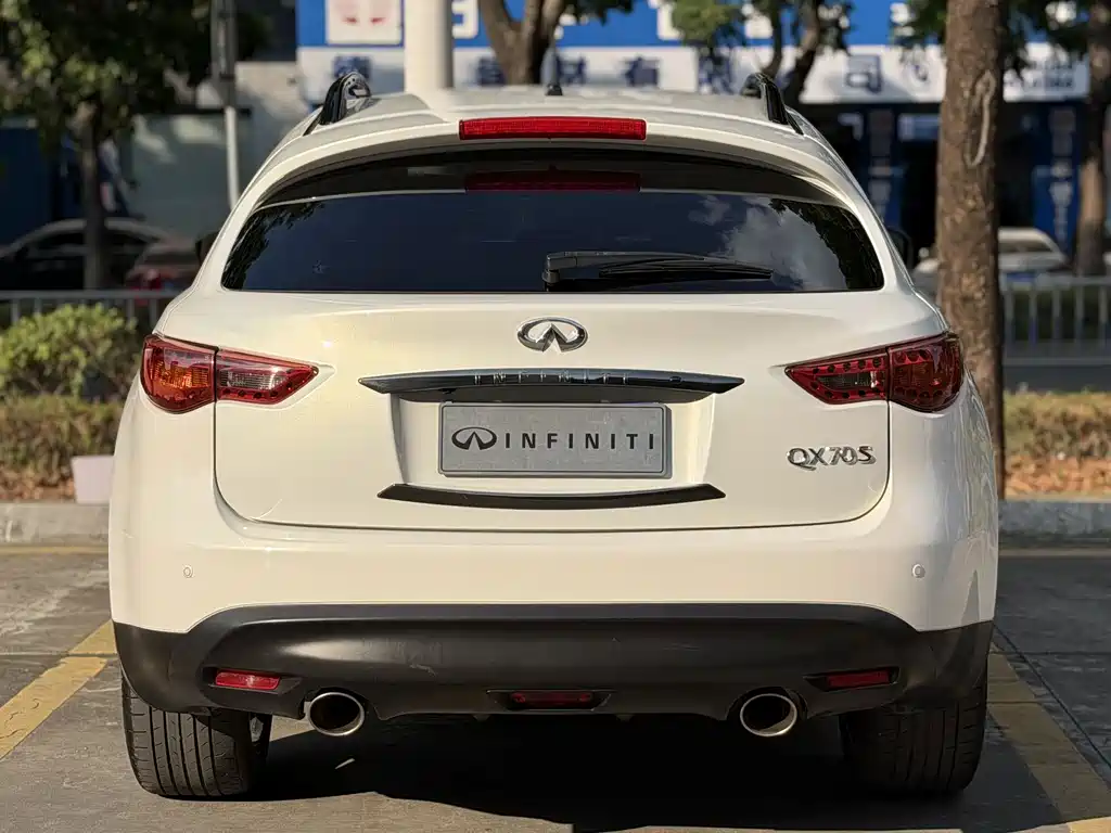 Infiniti QX70 — миниатюра 8