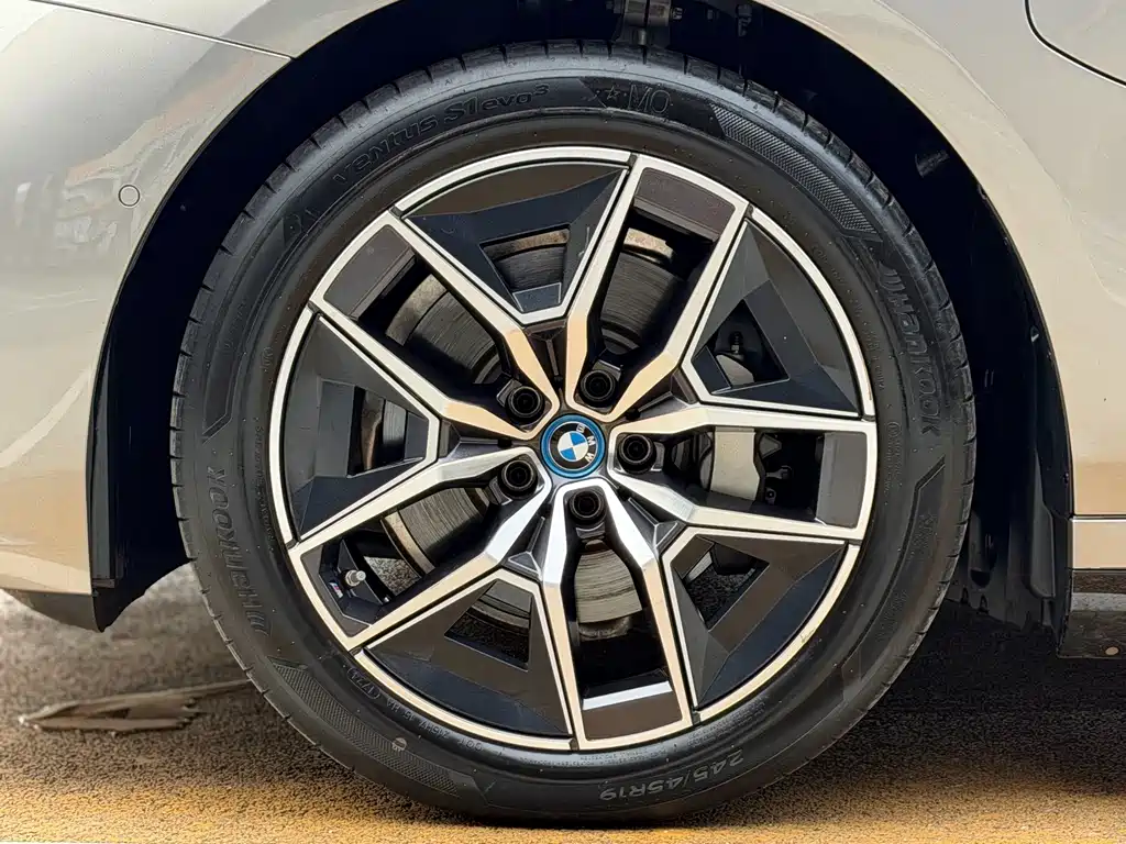 BMW i5 — миниатюра 20