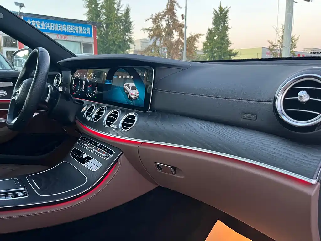 Mercedes-Benz E-Class (Import) — миниатюра 21