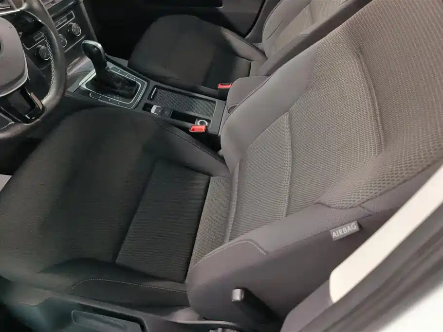 Volkswagen Golf 2017 230TSI AT Comfort