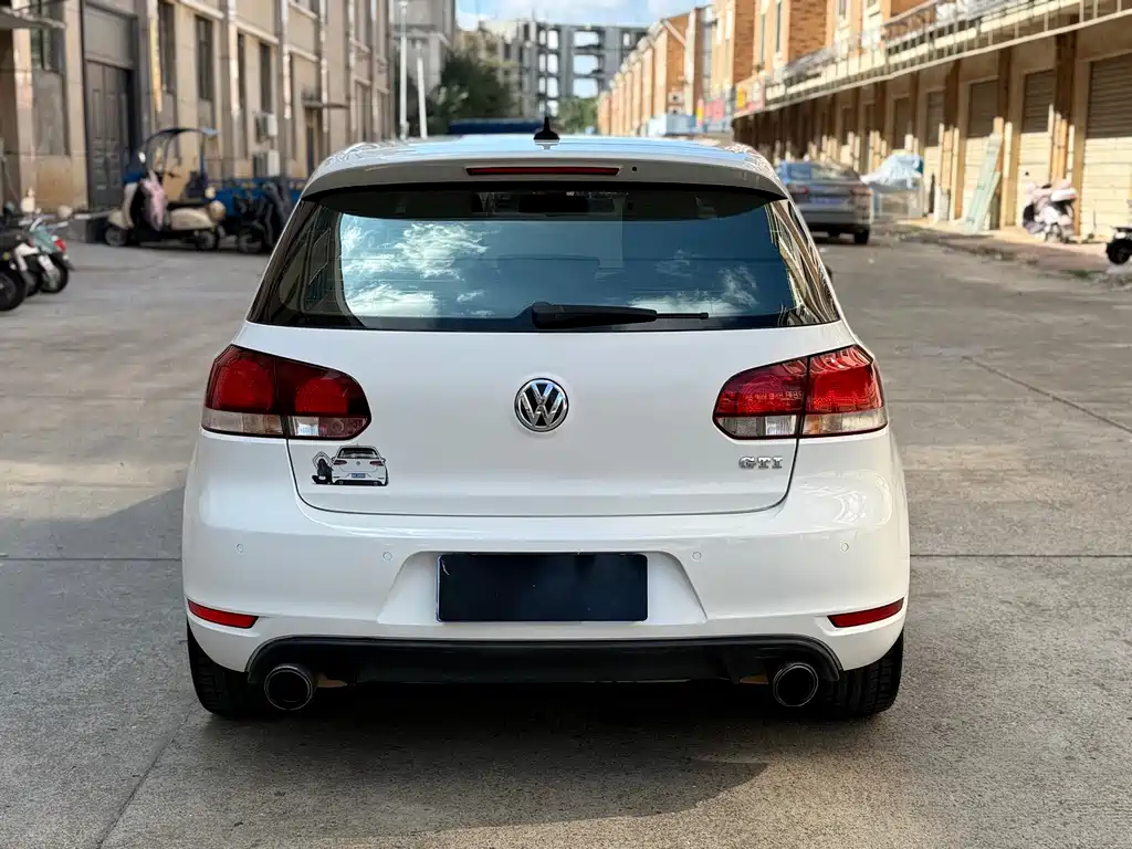 Volkswagen Golf GTI — миниатюра 8