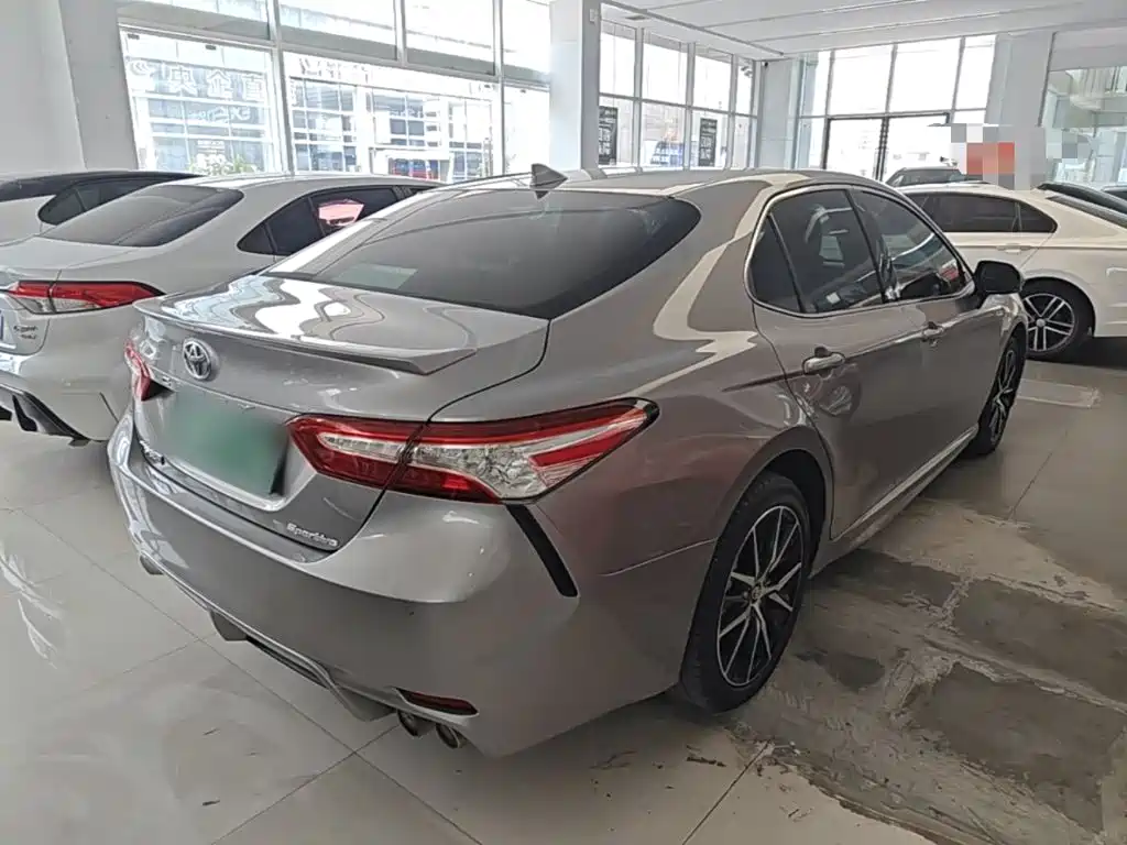 Toyota Camry — миниатюра 7