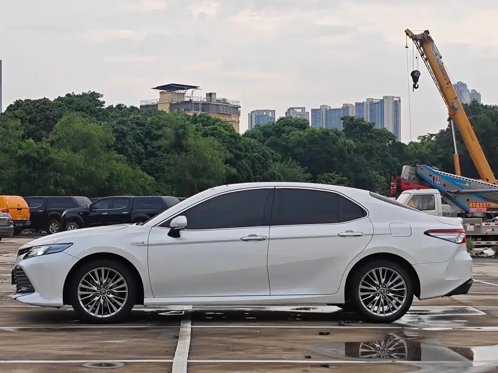 Toyota Camry — миниатюра 4
