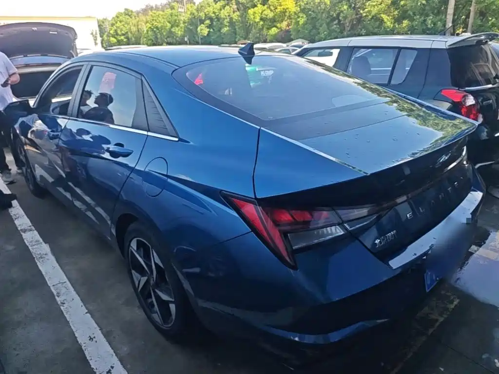 Hyundai Elantra — миниатюра 5