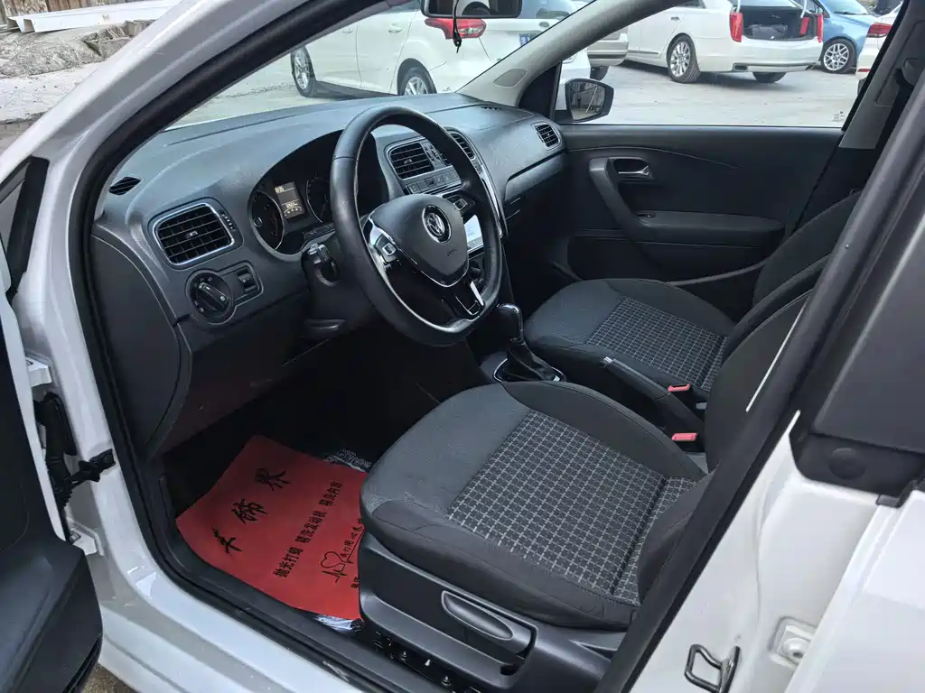 Volkswagen Polo — миниатюра 6