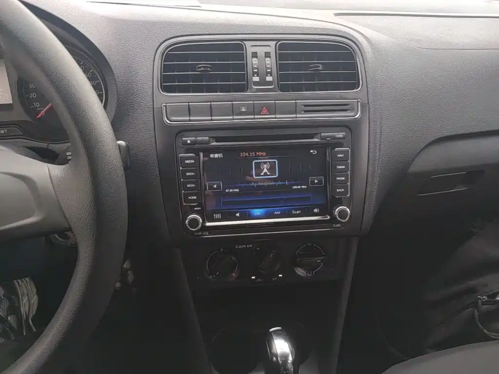 Volkswagen Polo — миниатюра 13