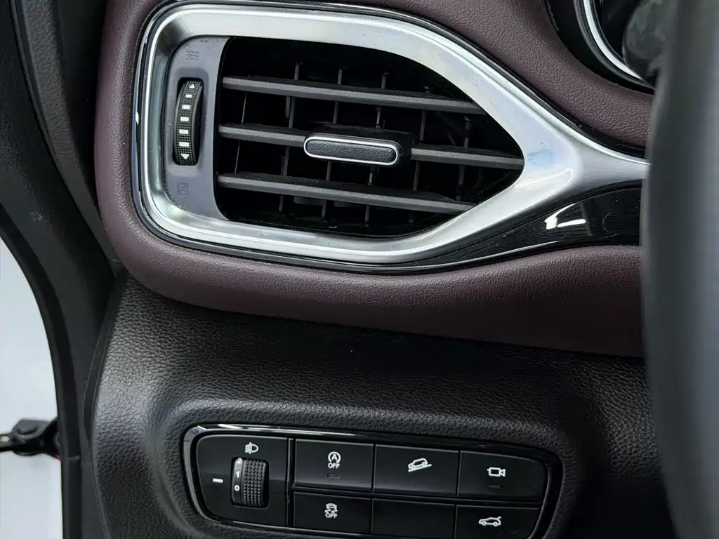 GAC Motor Trumpchi M6 — миниатюра 9