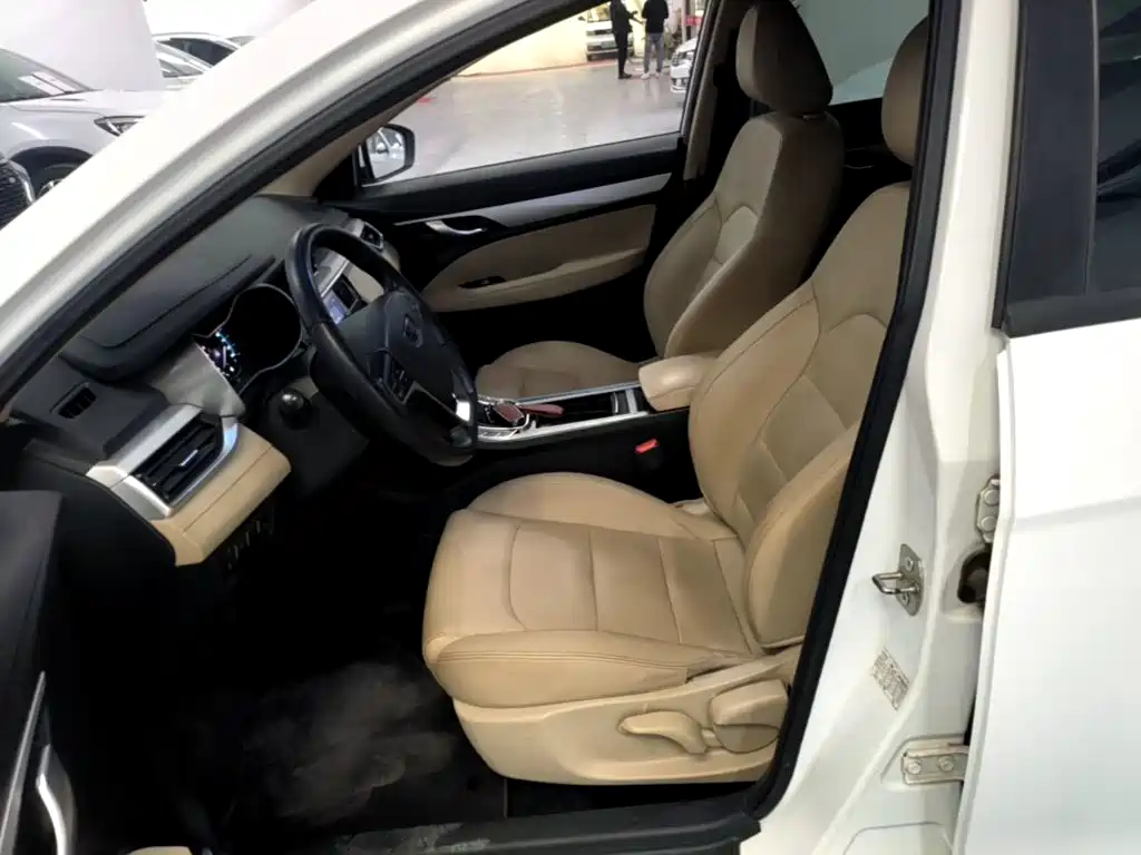 Geely Emgrand — миниатюра 15