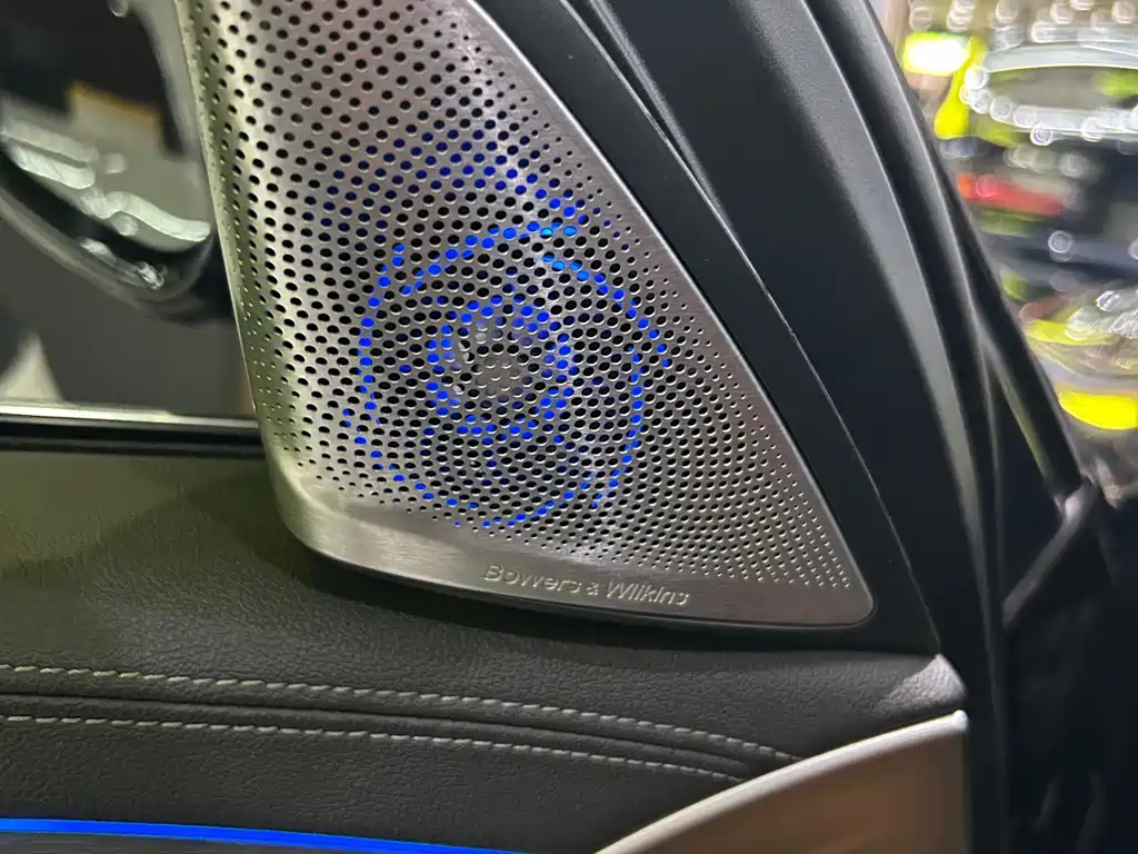 BMW 5 Series — миниатюра 8