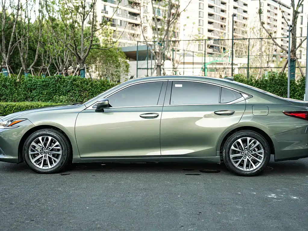 Lexus ES — миниатюра 6