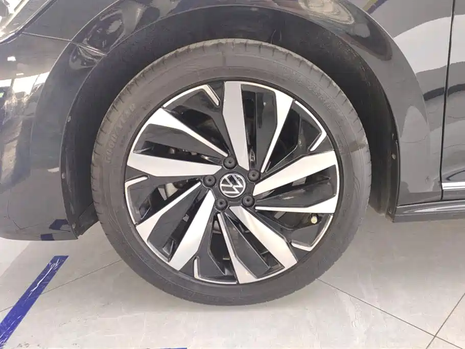 Volkswagen Passat 2023 330TSI Elite