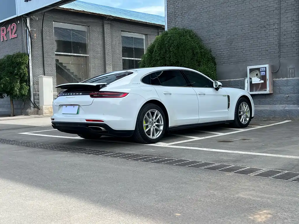 Porsche Panamera Hybrid — миниатюра 14