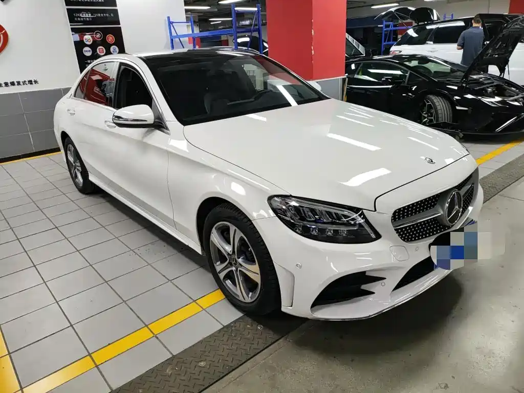 Mercedes-Benz C-Class — миниатюра 2