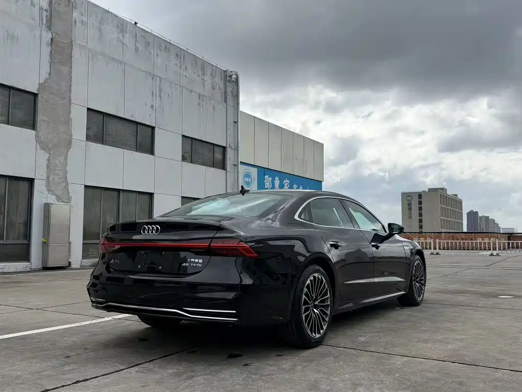 Audi A7L — миниатюра 9