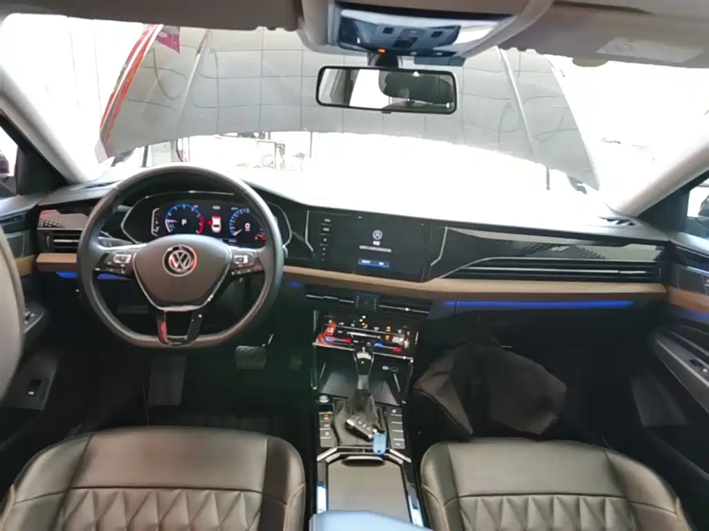 Volkswagen Passat 2021 380TSI Luxury