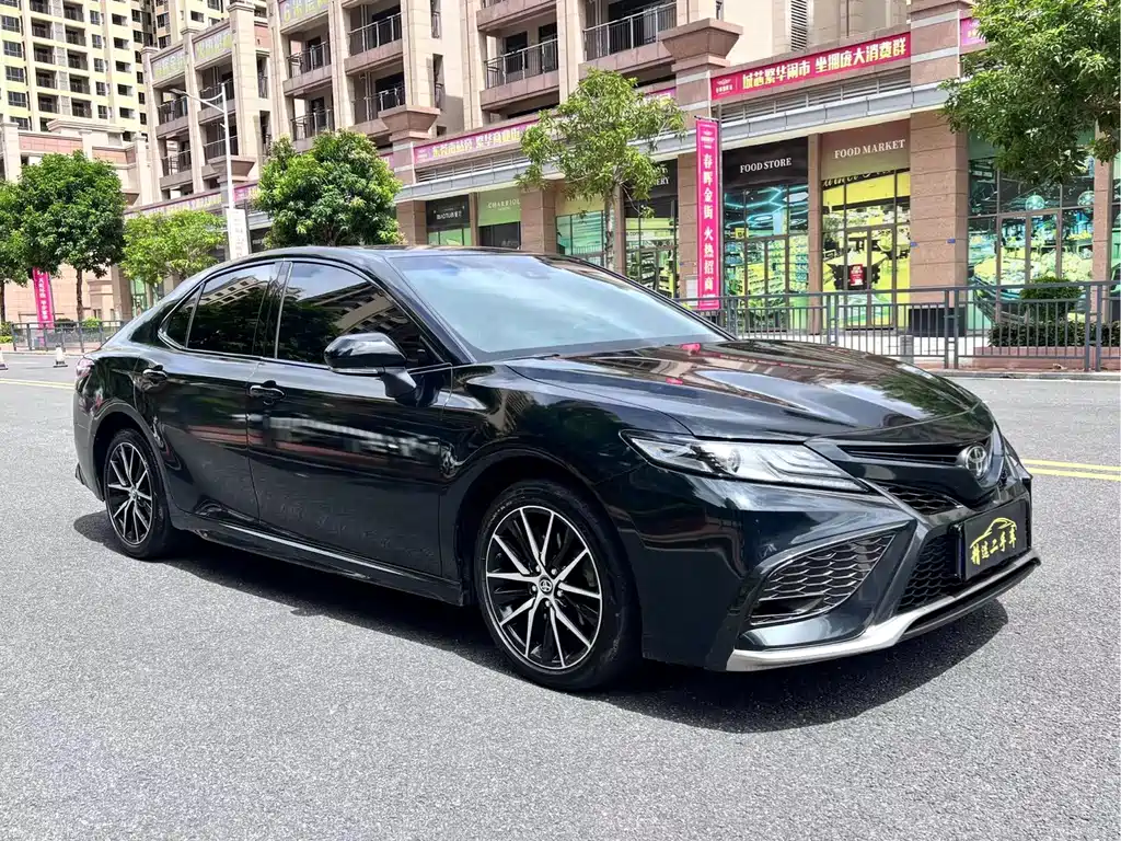 TOYOTA CAMRY