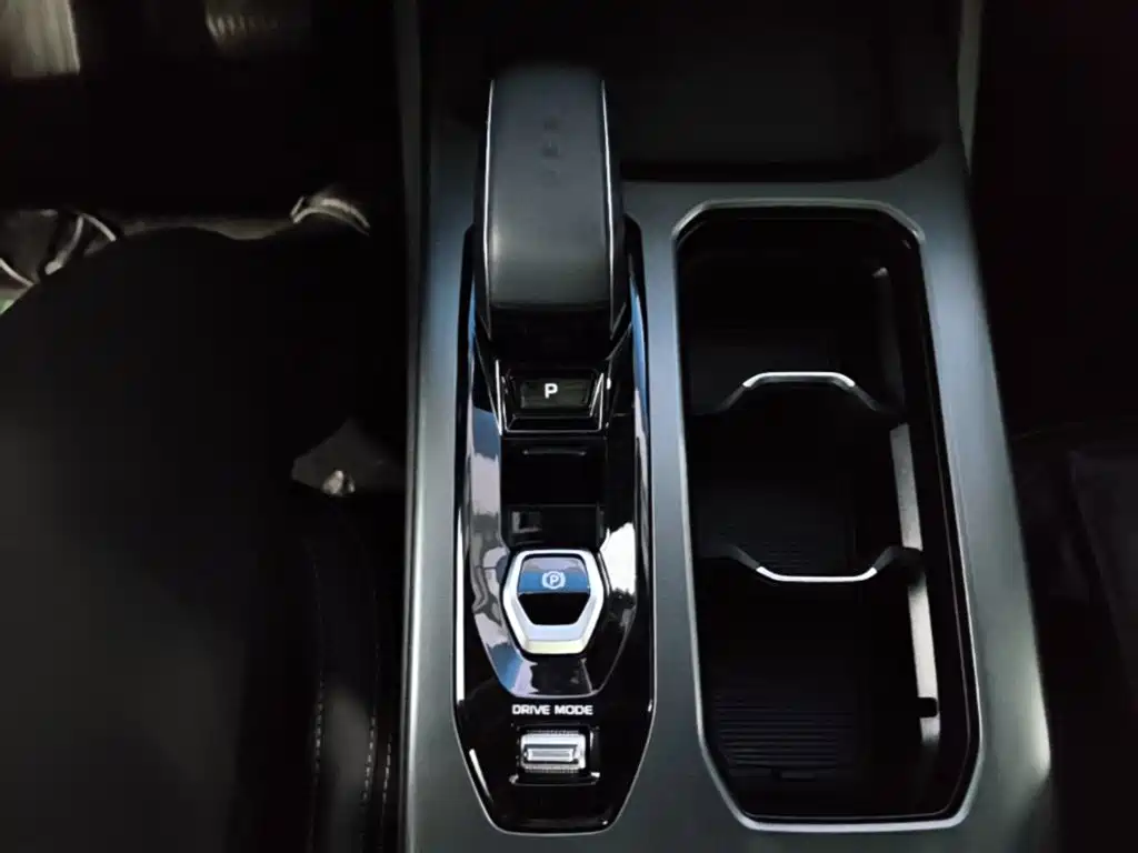 Geely Haoyue L — миниатюра 10