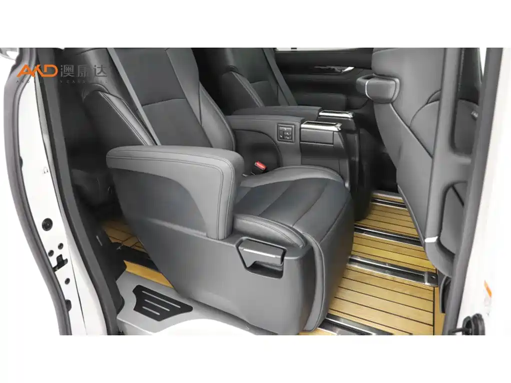 Toyota Vellfire — миниатюра 8