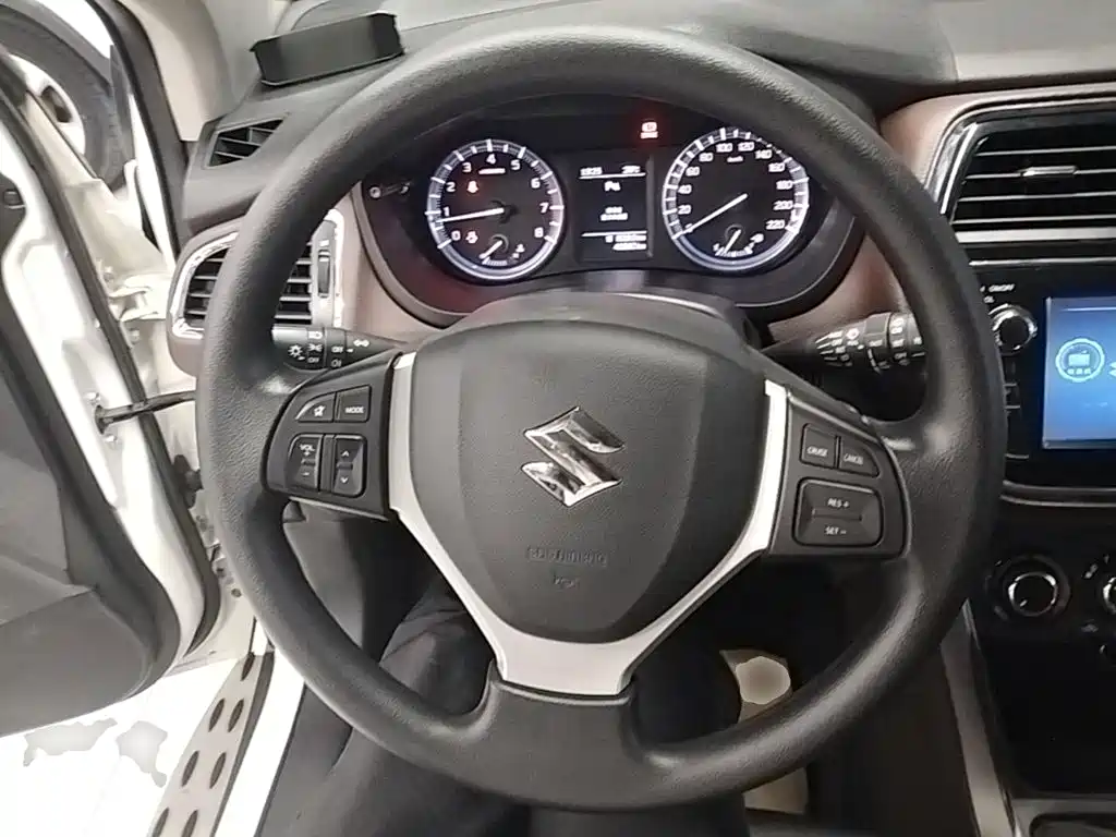 Suzuki Vitara — миниатюра 11