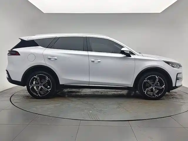 BYD Tang — миниатюра 9