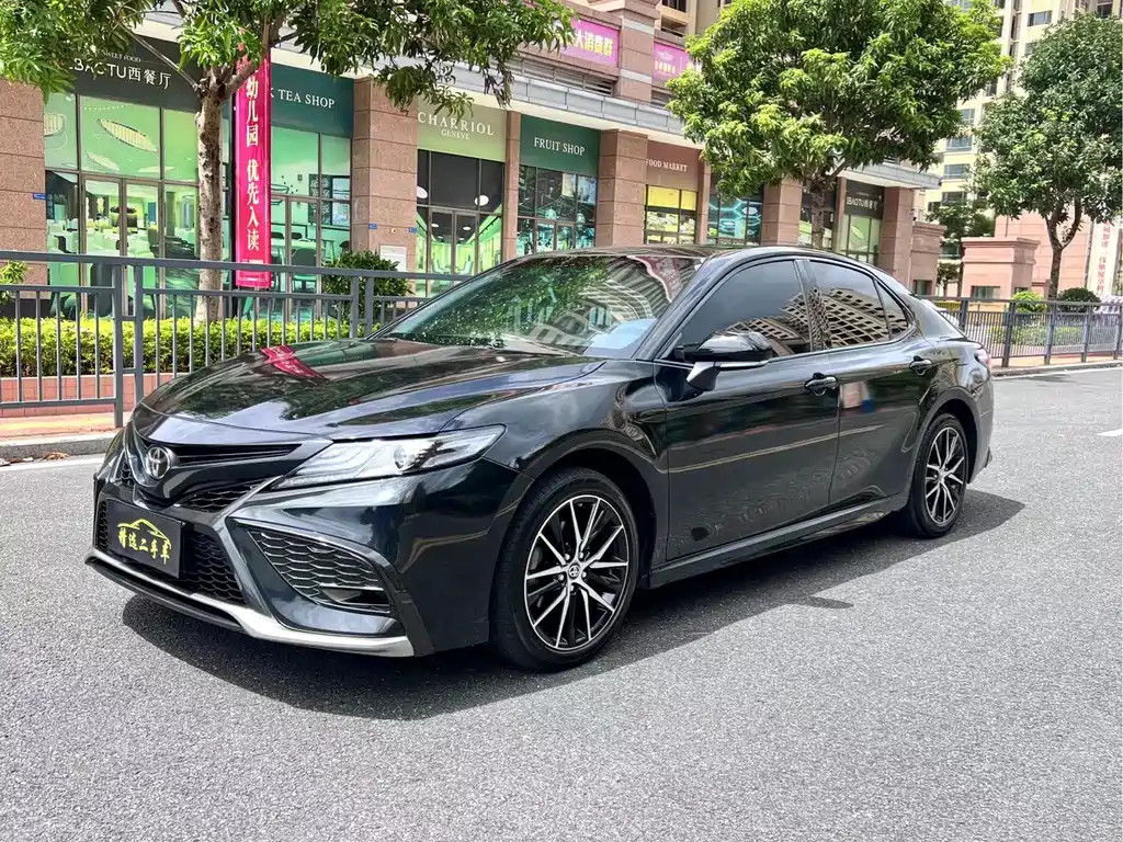 TOYOTA CAMRY