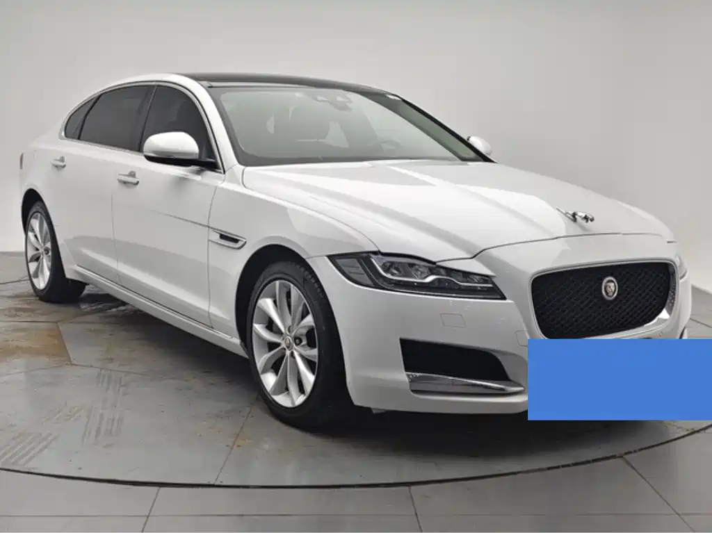 Jaguar XFL — миниатюра 3