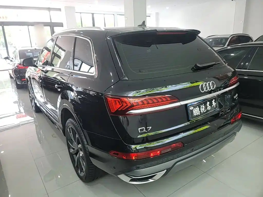 Audi Q7 — миниатюра 5