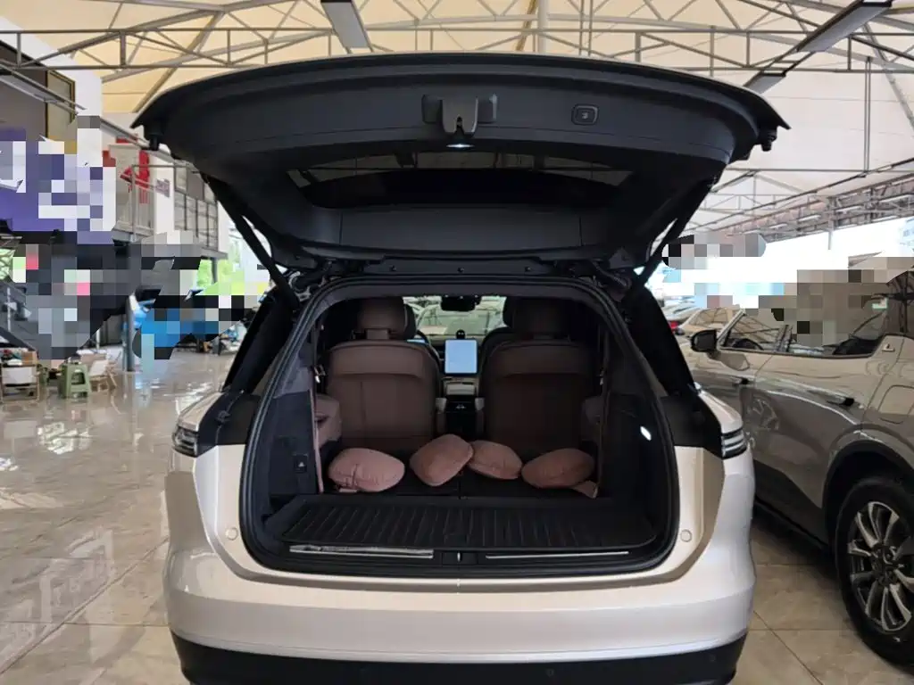 NIO ES8 — миниатюра 19